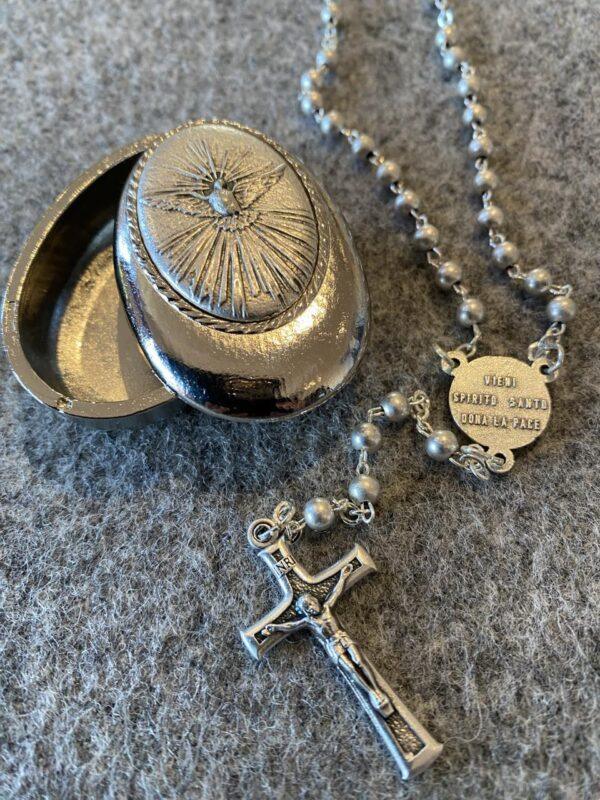 Confirmation Rosary in Metal Box - Image 2