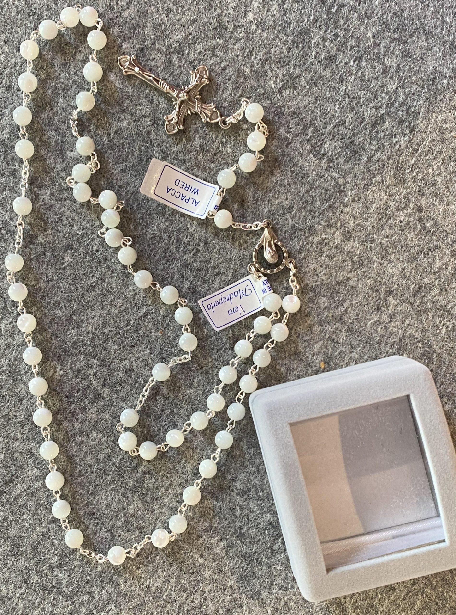 Mother of Pearl Rosary in Box - Image 2